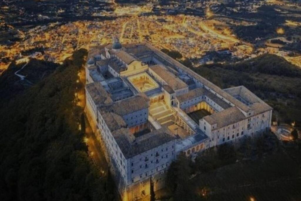 Accanto All'Autostrada Al Centro Tra Roma E Napoli Pontecorvo Eksteriør bilde